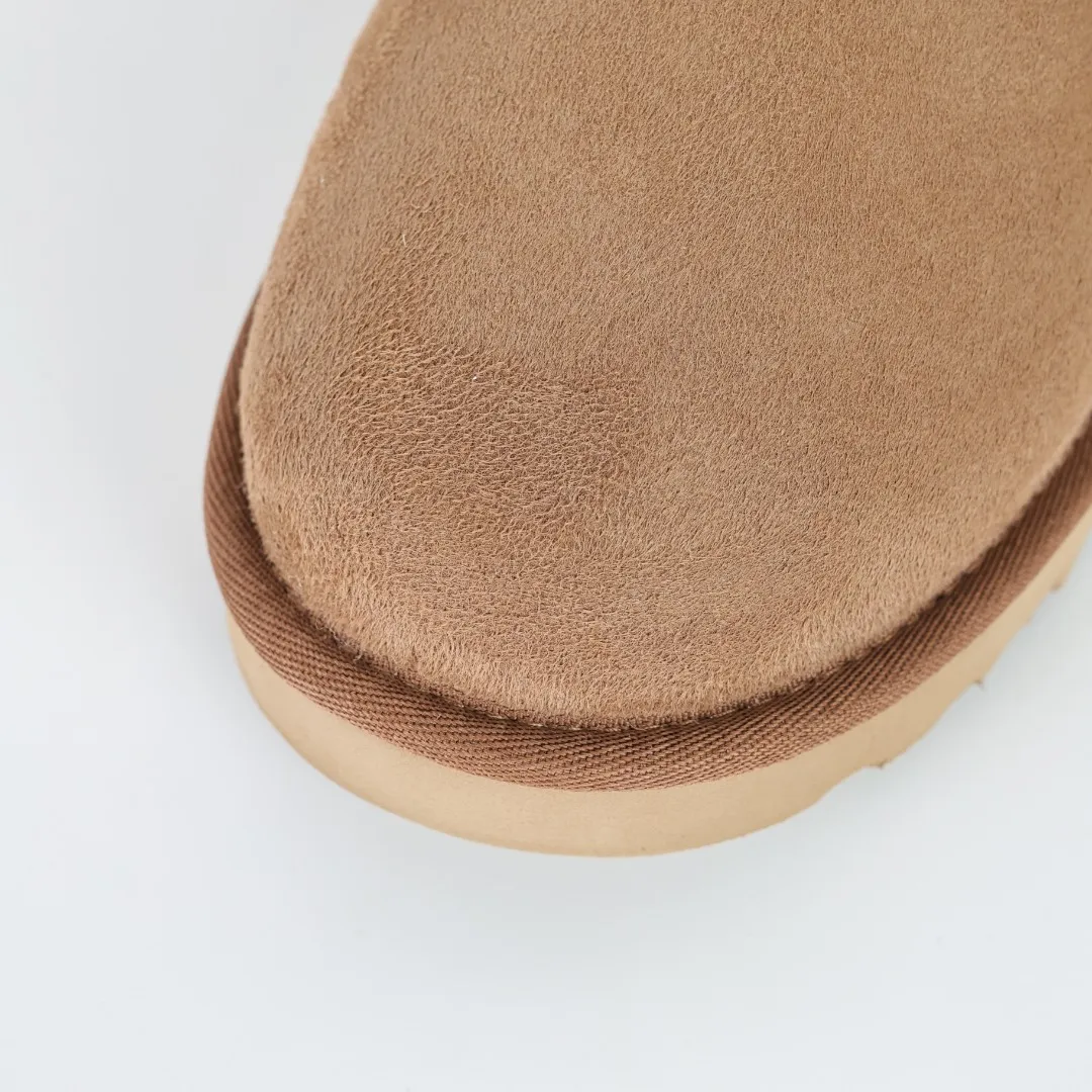 Pick up locally 💰600 Core recommended good price Independently developed original outsole and cashmere insole to keep you warm in winter and suitable for home use. In the new year, uug launched a style series, which is partially geared towards the preferences of young consumers and has also moved to the forefront of fashion trends. Shoe body material Water-repellent coated suede upper 17 mm UGGPURE™ implanted wool insole Lightweight non-slip comfortable rubber outsole With brand LOGO trademark Comes with a full set of packaging Size: 35 36 37 38 39 40
